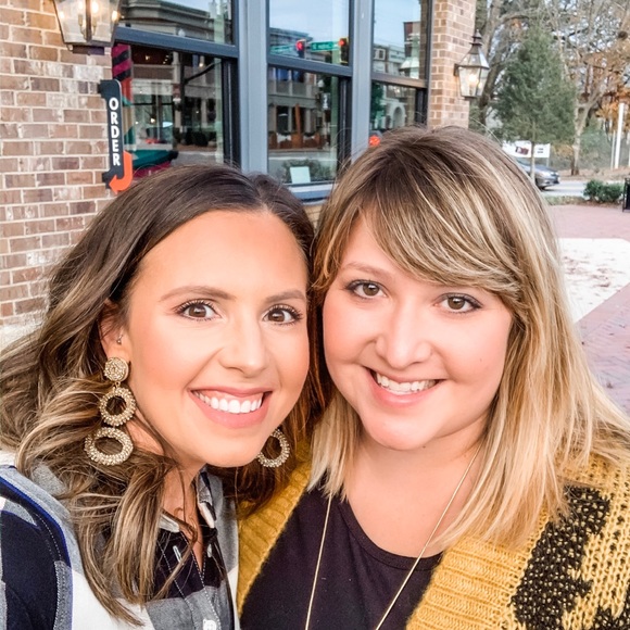 Meet the Posher - Carly - Picture 3 of 6